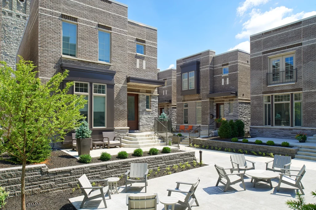 Single-family homes and central courtyard | Sanctuary Court in East Walnut Hills, Cincinnati, Ohio